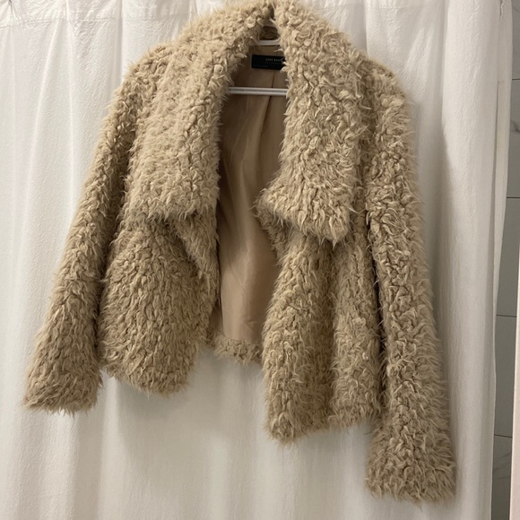 Fuzzy coat with lapel collar - Picture 2 of 4